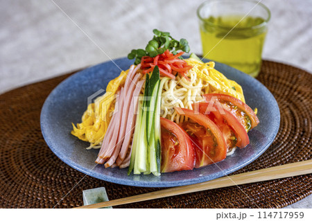 暑い日に美味しい冷やし中華 冷麺 暑い日に美味しい冷やし中華 冷麺 114717959
