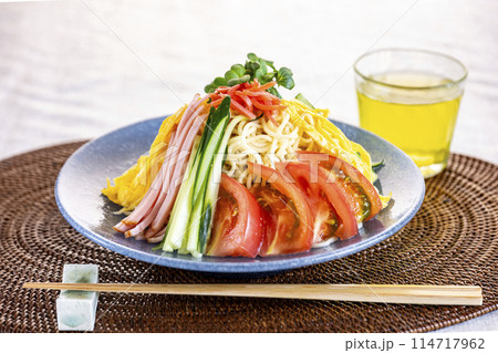 暑い日に美味しい冷やし中華　冷麺 114717962