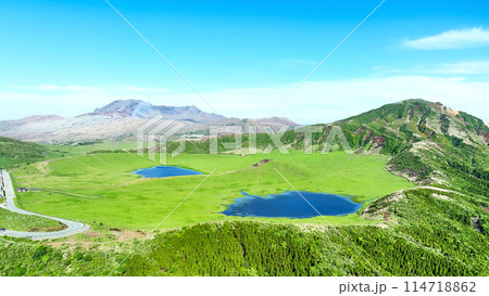 広大な草原の風景 空撮 広大な草原の風景 空撮 114718862