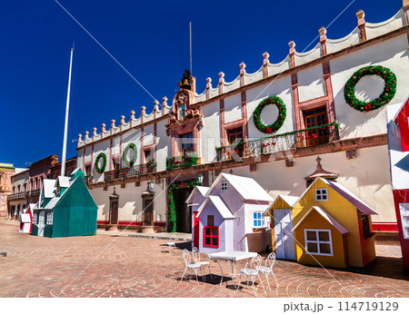 Christmas Decorations at Plaza de Armas in Zacatecas. UNESCO world heritage in Mexico Christmas Decorations at Plaza de Armas in Zacatecas. UNESCO world heritage in Mexico 114719129