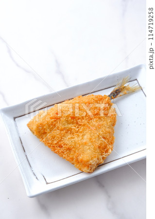 揚げたてて美味しそうなアジフライ 揚げたてて美味しそうなアジフライ 114719258