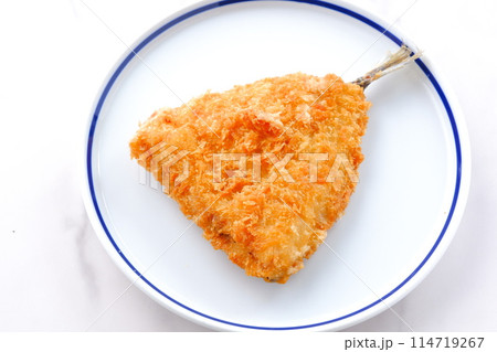 揚げたてて美味しそうなアジフライ 揚げたてて美味しそうなアジフライ 114719267