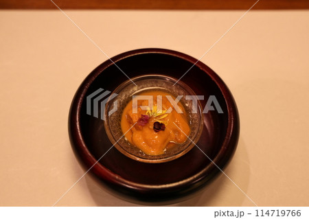 懐石料理の先付け ウニの湯葉ムース 懐石料理の先付け ウニの湯葉ムース 114719766