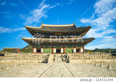 Geunjeongjeon, main throne hall of Gyeongbokgung in seoul, south korea. Translation 114721244