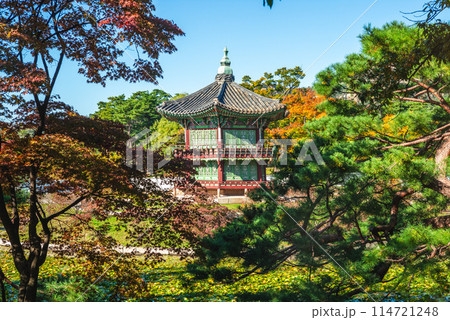 Hyangwonjeong Pavilion located at Gyeongbokgung palace in Seoul, South Korea Hyangwonjeong Pavilion located at Gyeongbokgung palace in Seoul, South Korea 114721248