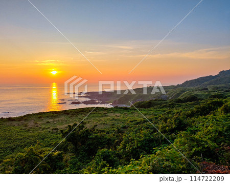 男鹿半島の夕暮れ 114722209