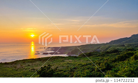 男鹿半島の夕暮れ 114722212