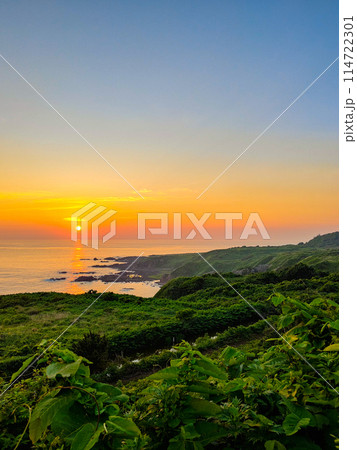 男鹿半島の夕暮れ 男鹿半島の夕暮れ 114722301