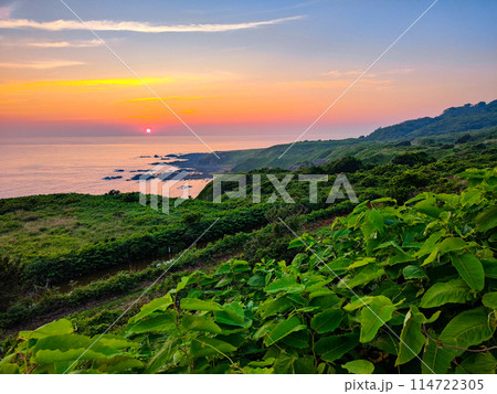 男鹿半島の夕暮れ 114722305
