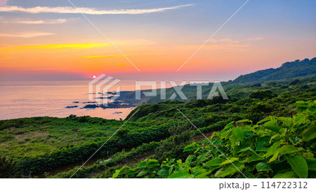 男鹿半島の夕暮れ 114722312