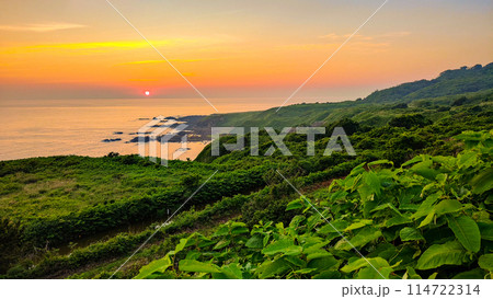 男鹿半島の夕暮れ 114722314