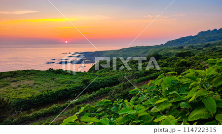 男鹿半島の夕暮れ 114722315