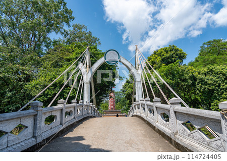 ベトナムハノイ　国内随一の軍事建築であるソンタイ古城の塔 114724405