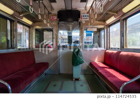 大井川鉄道の南海電車21000系の車内 114724535