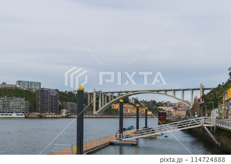 ポルト、ポルトガル 世界遺産•ドンルイス1世橋、PORTO Portugal Bridges ポルト、ポルトガル 世界遺産•ドンルイス1世橋、PORTO Portugal Bridges 114724888