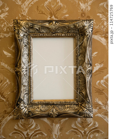 フレーム枠(アンティーク,植物,高級,豪華) フレーム枠(アンティーク,植物,高級,豪華) 114725769