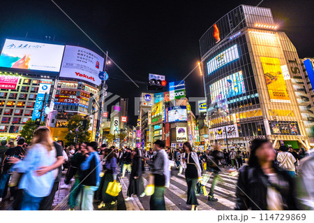 日本の東京都市景観 インバウンド…まるで外国…外国人観光客ばかりで大賑わいの渋谷駅前=3月31日 日本の東京都市景観 インバウンド…まるで外国…外国人観光客ばかりで大賑わいの渋谷駅前=3月31日 114729869
