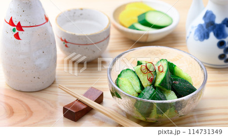 ピリ辛キュウリ 夏にぴったり ピリ辛 やみつききゅうり ( 胡瓜の浅漬け ) ピリ辛キュウリ 夏にぴったり ピリ辛 やみつききゅうり ( 胡瓜の浅漬け ) 114731349