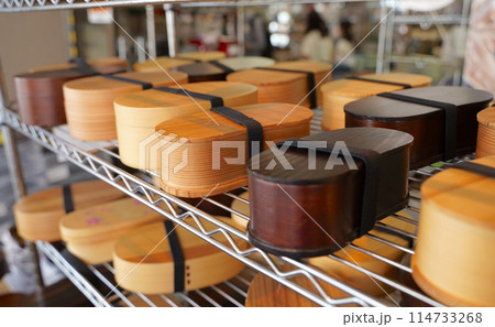 日本、東京、浅草にあるプロ用の調理器具のお店が集まるかっぱ橋道具街 日本、東京、浅草にあるプロ用の調理器具のお店が集まるかっぱ橋道具街 114733268