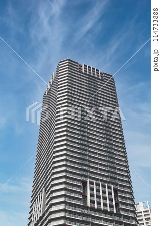 オフィスビルの外観 114733888