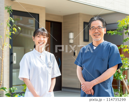 訪問医療のスタッフ 114735299