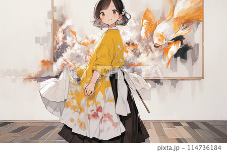 アトリエで金魚の絵画を背にしている画家の女性 114736184