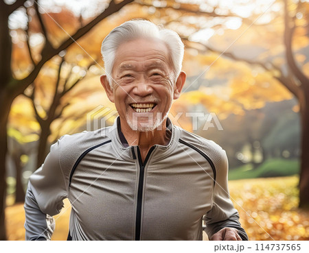 ランニングをするシニア男性 ランニングをするシニア男性 114737565