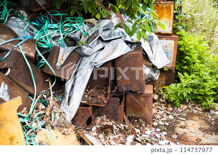 産業廃棄物保管 114737977