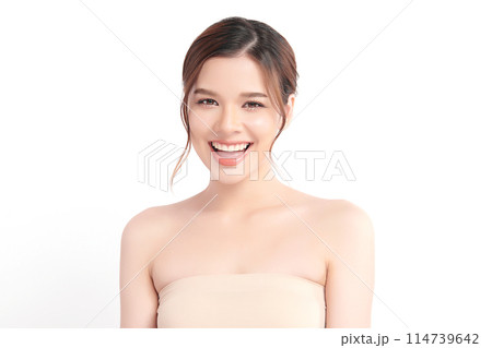 Beautiful young asian woman with clean fresh skin on white background, Face care, Facial treatment, Cosmetology, beauty and spa, Asian women portrait. 114739642