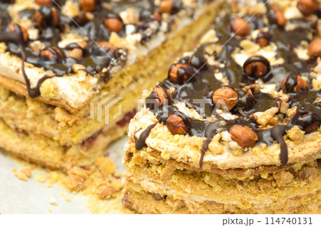 Cake with hazelnuts and chocolate in the form of heart 114740131