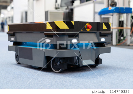 Mobile robot for transporting a box in a warehouse Mobile robot for transporting a box in a warehouse 114740325