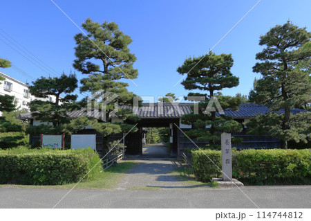 国指定文化財  養翠園(ようすいえん）の正門　大名庭園　和歌山市 114744812