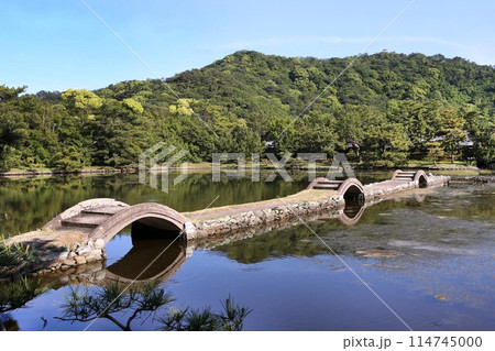 国指定文化財 養翠園(ようすいえん)の三ッ橋 海水の池 大名庭園 徳川家 和歌山市 国指定文化財 養翠園(ようすいえん)の三ッ橋 海水の池 大名庭園 徳川家 和歌山市 114745000