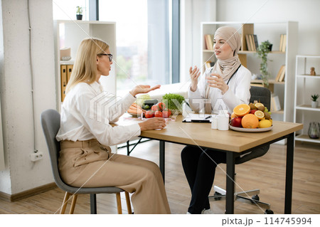 Arabian experienced female nutritionist talks about importance of water balance. 114745994