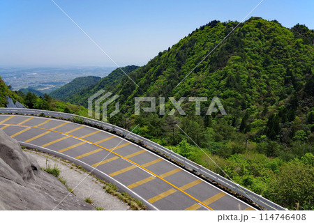 新緑の鈴鹿スカイライン【ヘアピンカーブ】 新緑の鈴鹿スカイライン【ヘアピンカーブ】 114746408