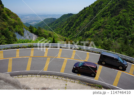 新緑の鈴鹿スカイライン【ヘアピンカーブ】 114746410