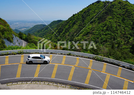 新緑の鈴鹿スカイライン【ヘアピンカーブ】 114746412