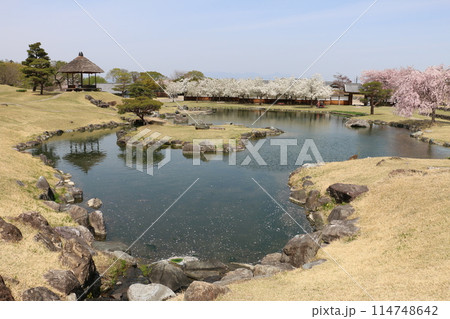 信長の子孫が造った池泉回遊式庭園楽山園 114748642
