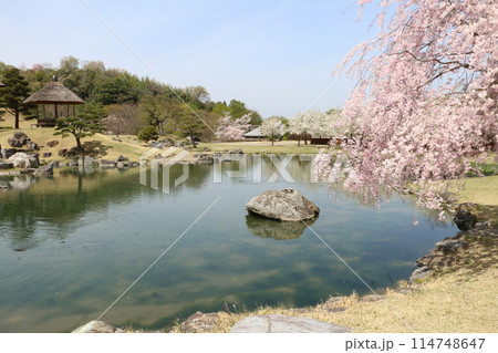 信長の子孫が造った池泉回遊式庭園楽山園 114748647
