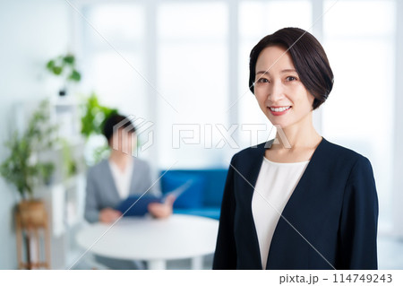 ビジネスウーマン　ポートレート 114749243