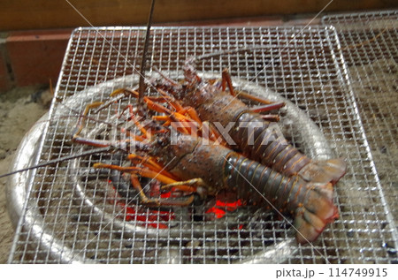 伊勢海老の炭火焼き 114749915