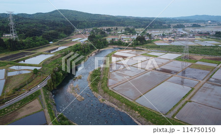 粟ヶ岳から登る朝日(高度420m) 粟ヶ岳から登る朝日(高度420m) 114750150
