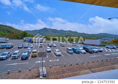 愛媛県今治市の来島海峡サービスエリアの駐車場 愛媛県今治市の来島海峡サービスエリアの駐車場 114753392