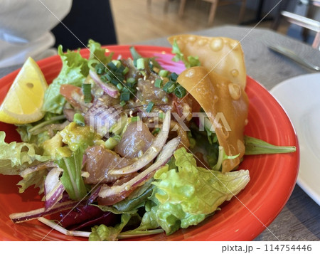 マグロとアボカド アヒポキボウル 114754446