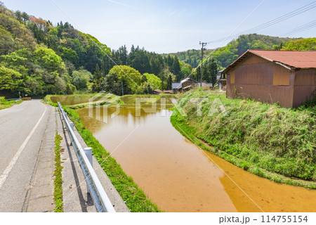 世界遺産「佐渡島（さど）の金山」　重文景「佐渡西三川の砂金山由来の農山村景観」　 114755154