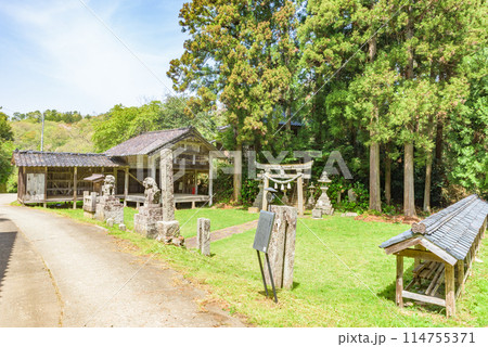 世界遺産「佐渡島（さど）の金山」　重文景「佐渡西三川の砂金山由来の農山村景観」　大山祗神社 114755371