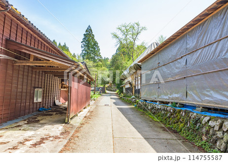 世界遺産「佐渡島（さど）の金山」　重文景「佐渡西三川の砂金山由来の農山村景観」 114755587