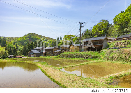世界遺産「佐渡島（さど）の金山」　重文景「佐渡西三川の砂金山由来の農山村景観」　虎丸山 114755715