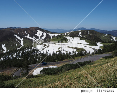 五月の山を縫う道　1 114755833