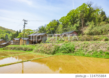 世界遺産「佐渡島（さど）の金山」　重文景「佐渡西三川の砂金山由来の農山村景観」　 114755864